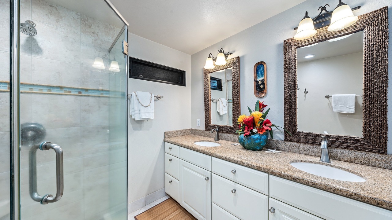 Photo of Bathroom in Kahana