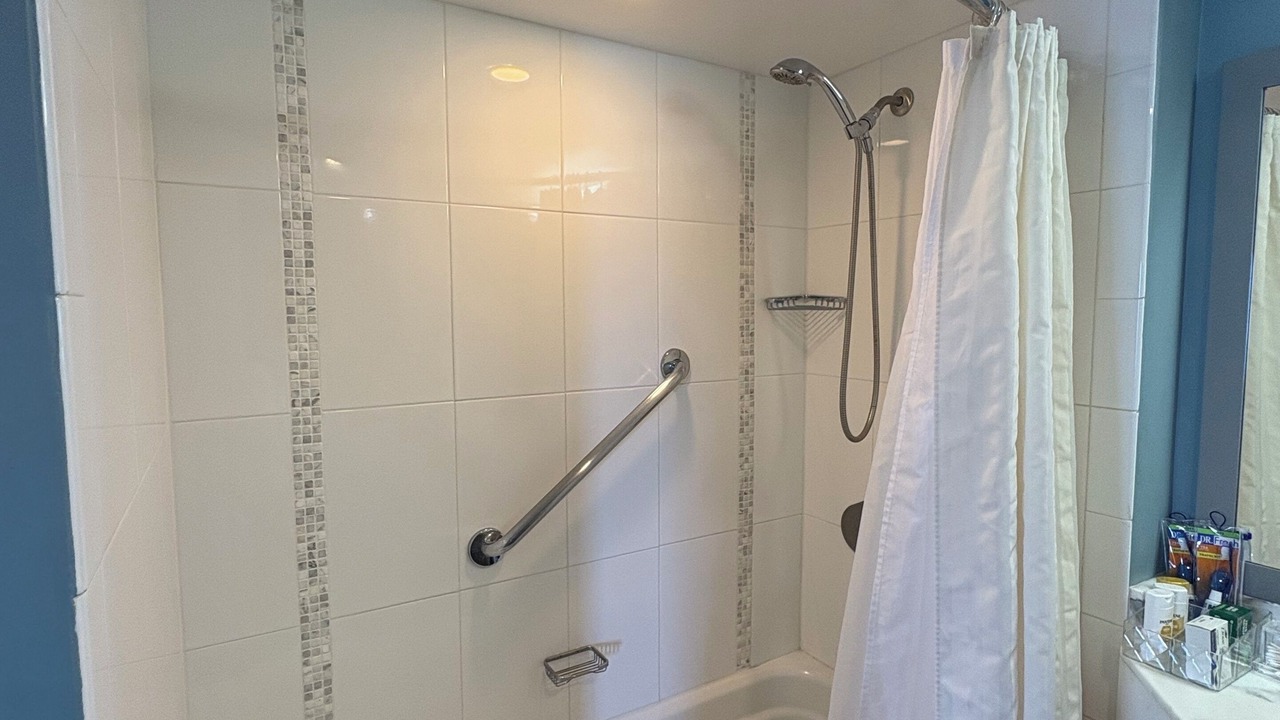 Photo of Bathroom in Ala Moana