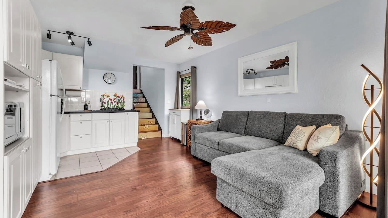 Photo of Livingroom in Punaluu