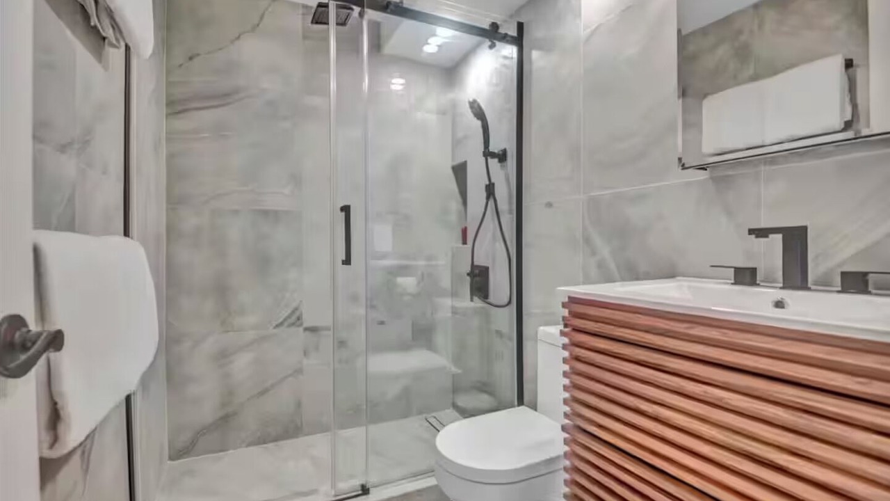 Photo of Bathroom in Waikiki