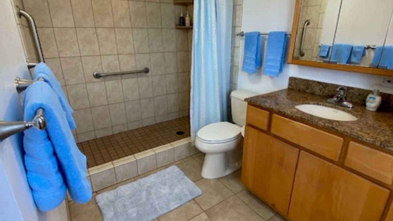 Photo of Bathroom in Maalaea