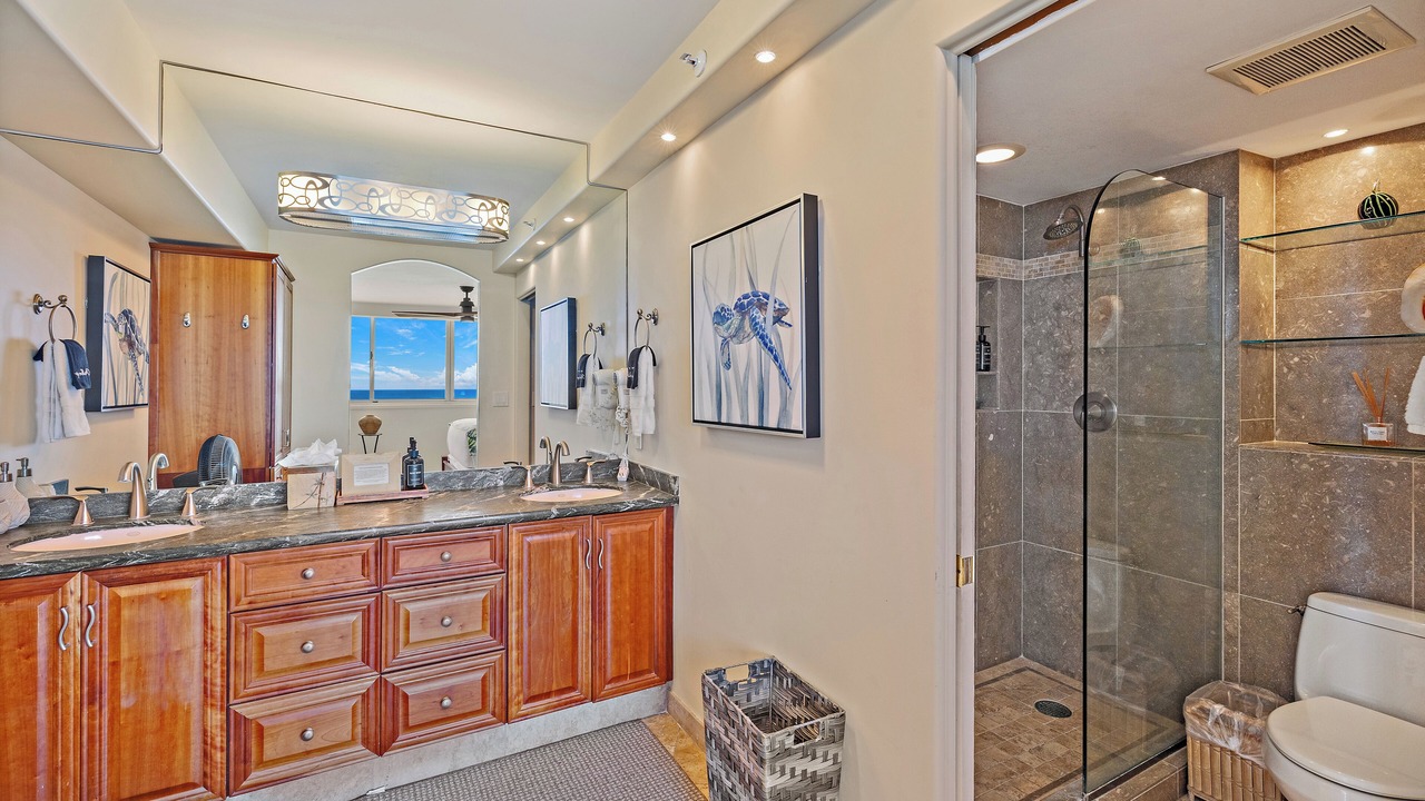 Photo of Bathroom in Kahana
