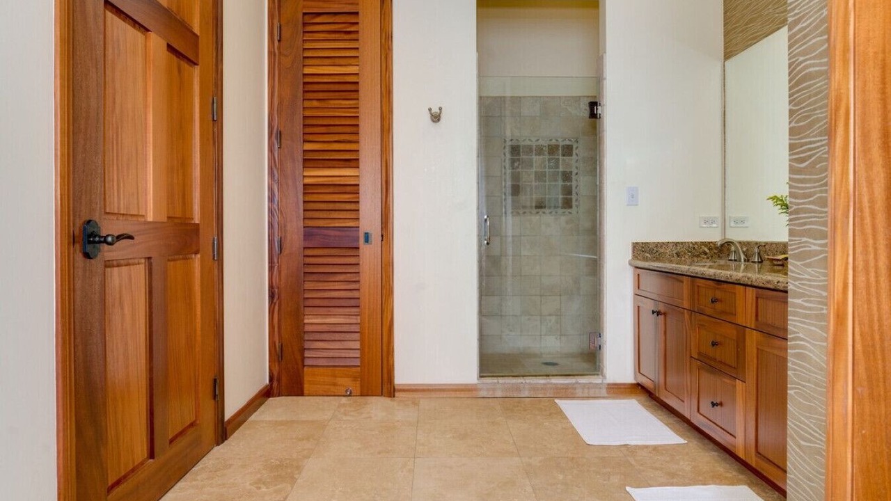 Photo of Bathroom in Waikiki