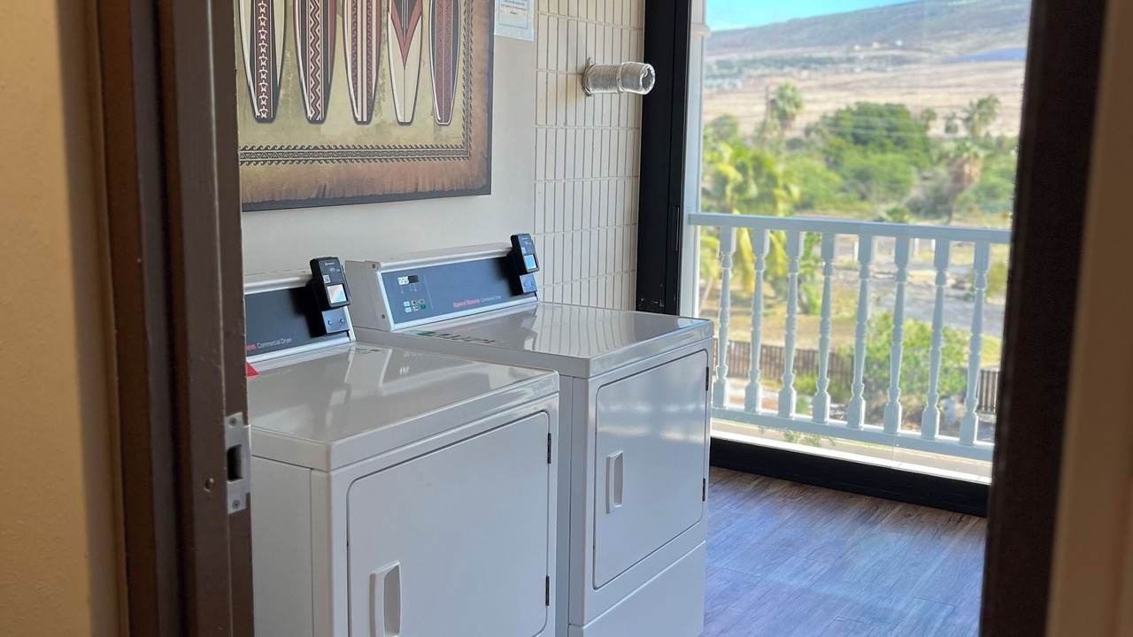 Photo of Bedroom in Historic Lahaina Front Street