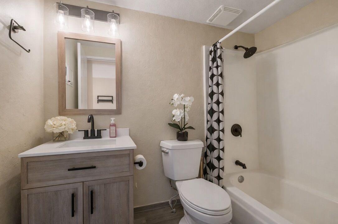 Photo of Bathroom in Maili