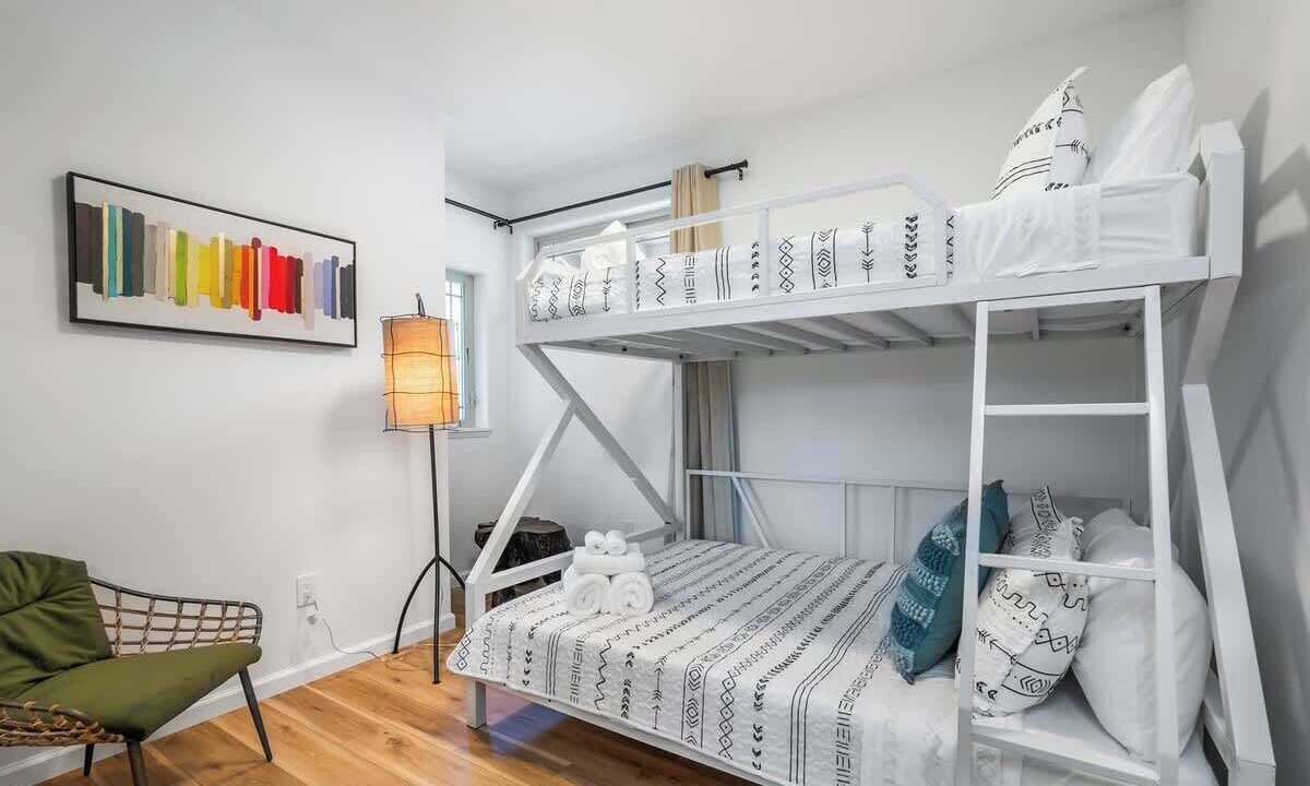 Photo of Bedroom in Makaha Valley