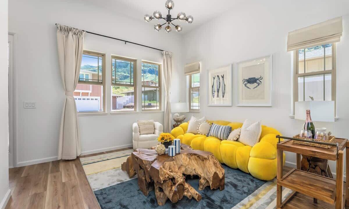 Photo of Livingroom in Makaha Valley