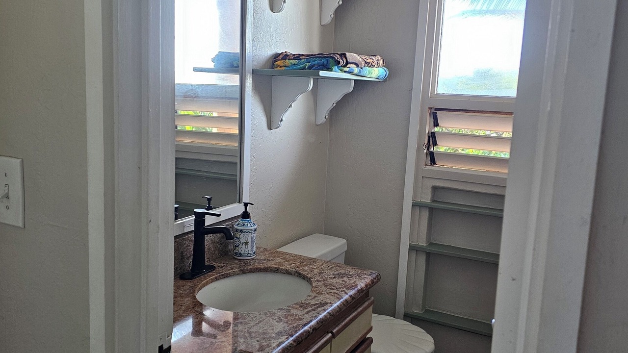 Photo of Bathroom in Wainiha