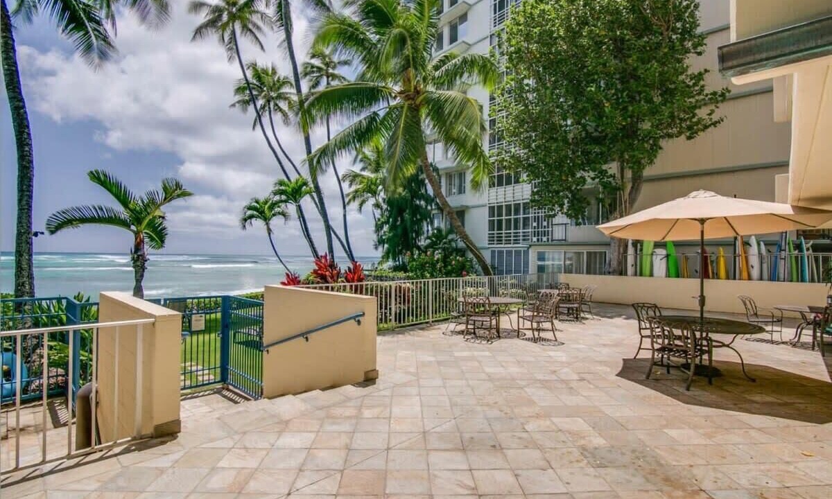Photo of Patio Balcony in Diamond Head - Kapahulu - St. Louis