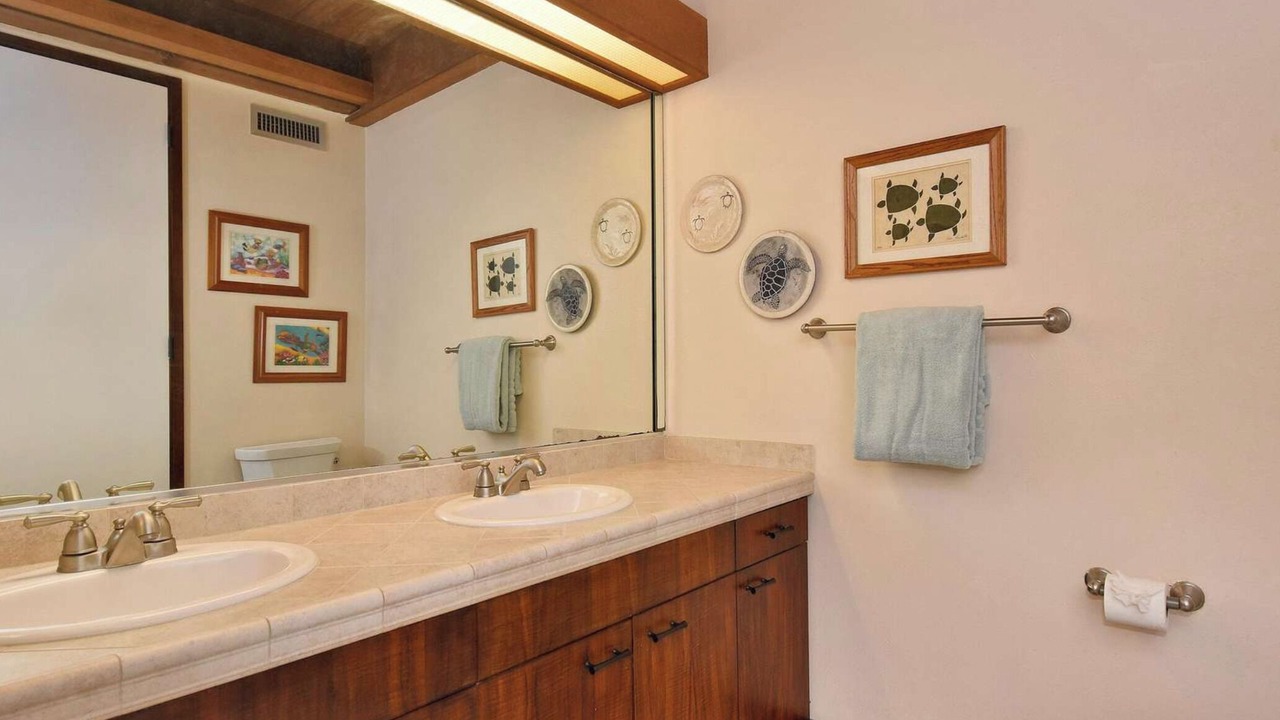 Photo of Bathroom in Kahana