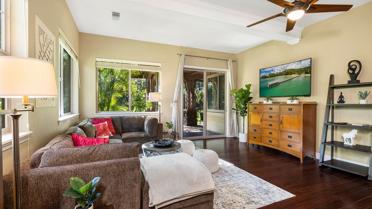 Photo of Livingroom in Kulalani