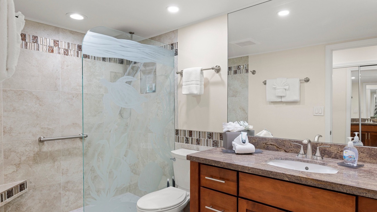 Photo of Bathroom in Historic Lahaina Front Street