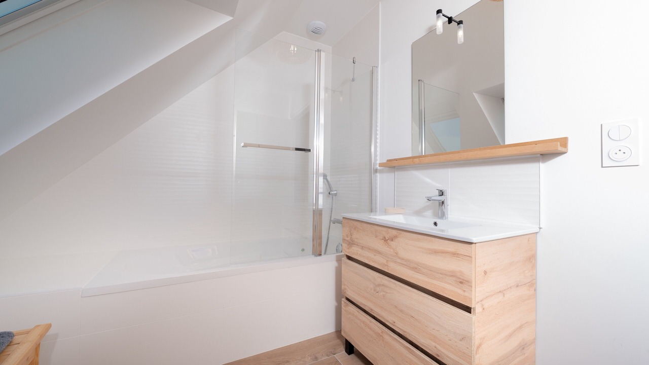 Photo of Bathroom in Poulgoazec