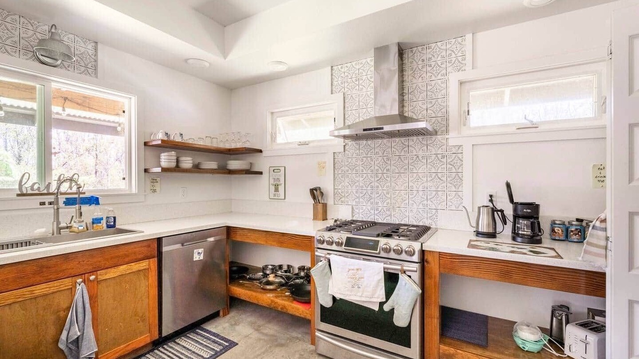 Photo of Kitchen in Royal Hawaiian Estates