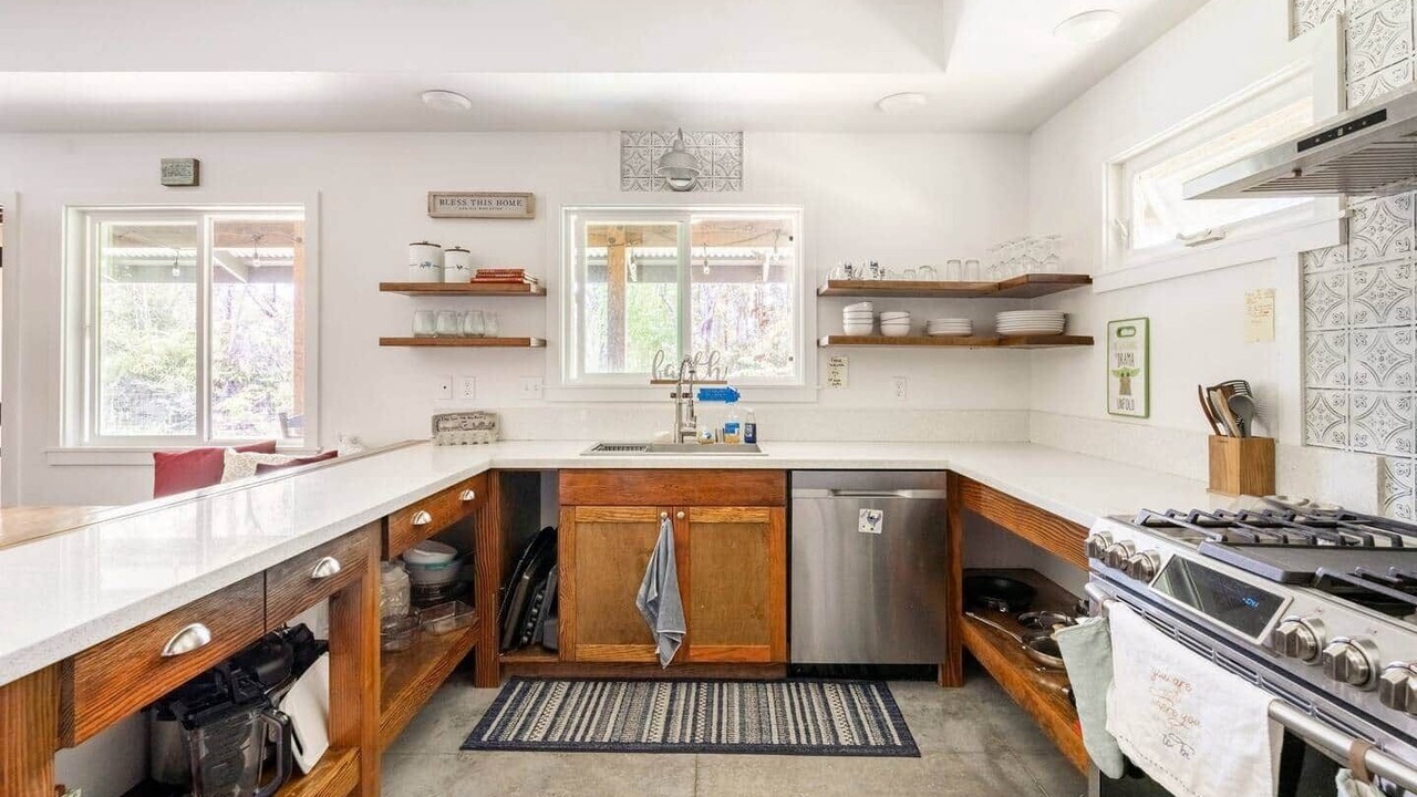 Photo of Kitchen in Royal Hawaiian Estates