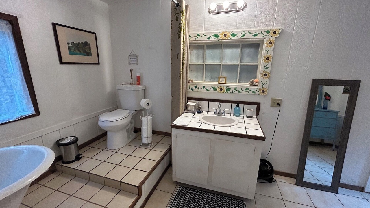 Photo of Bathroom in Fern Acres