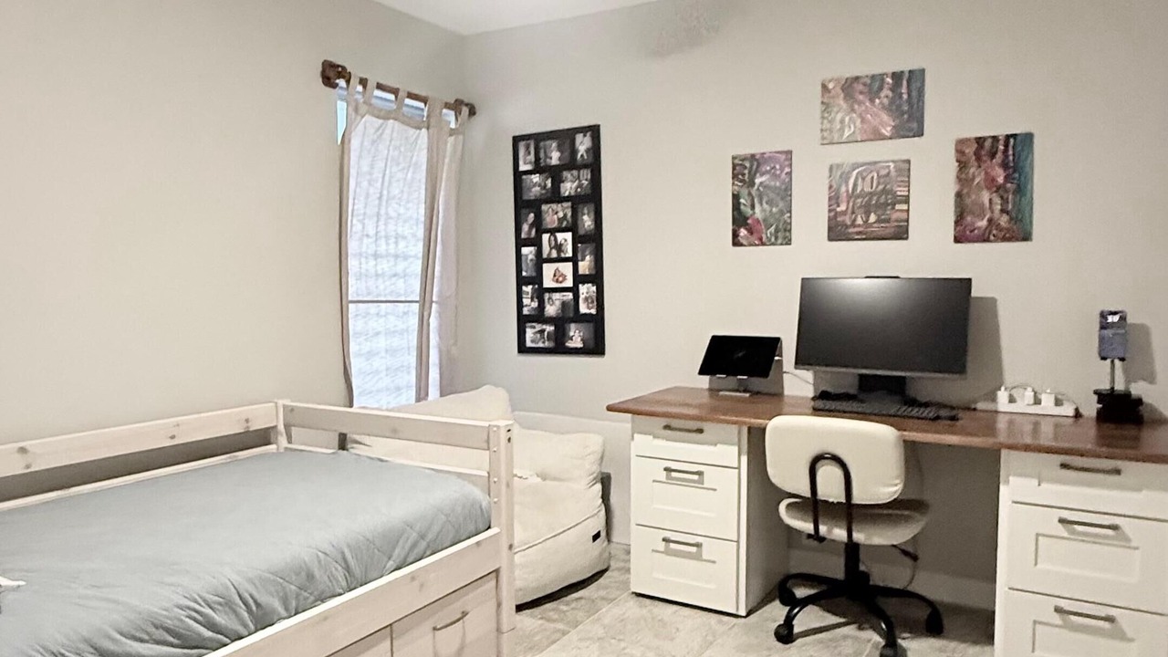 Photo of Bedroom in Hawaii Kai