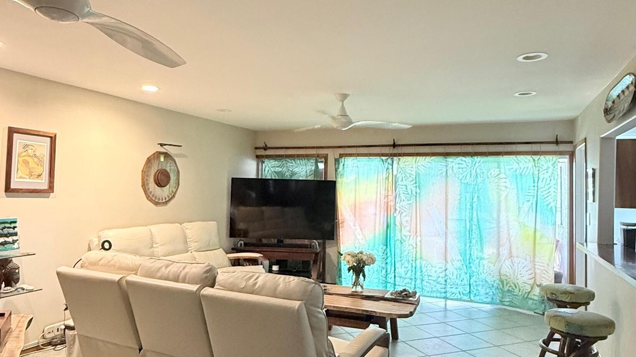 Photo of Livingroom in Hawaii Kai