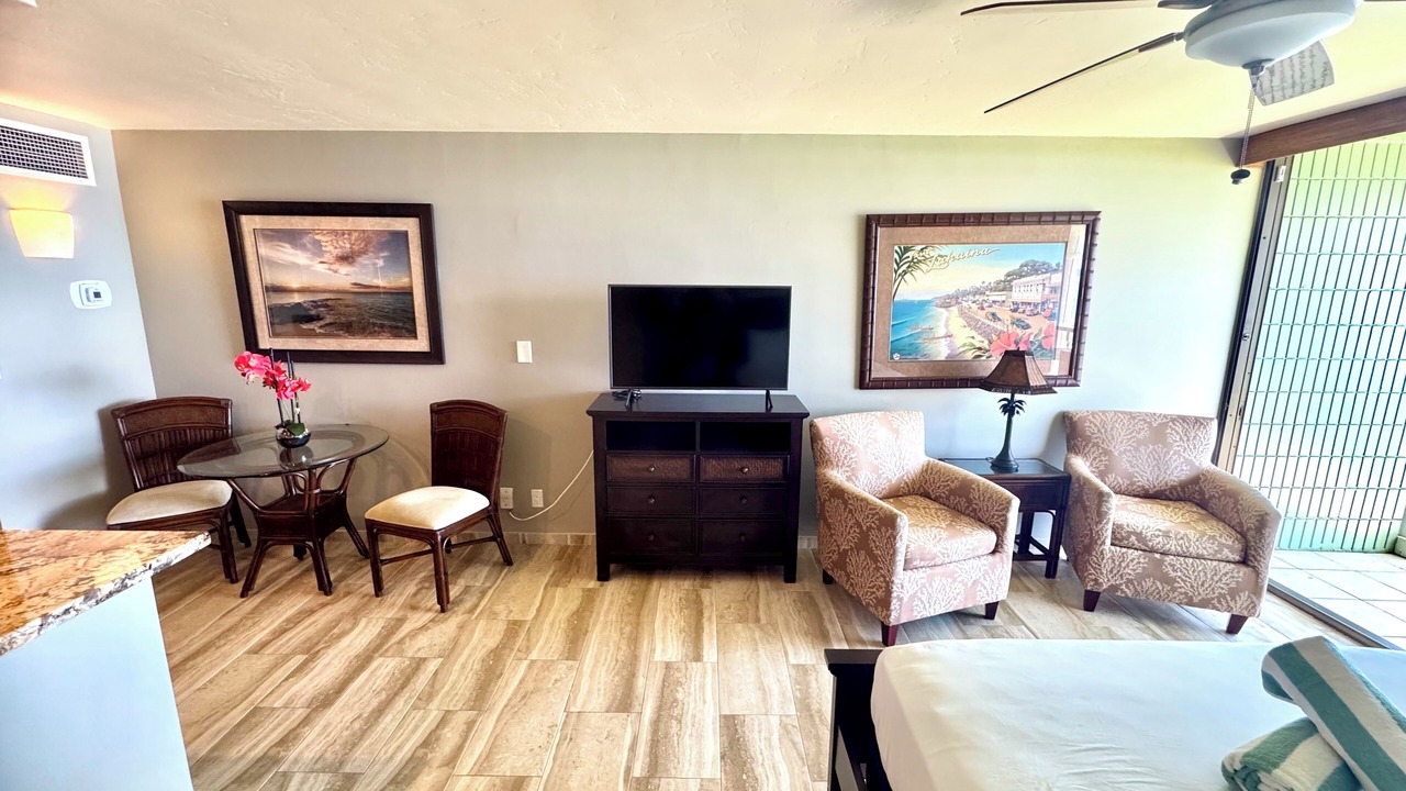 Photo of Bedroom in Historic Lahaina Front Street