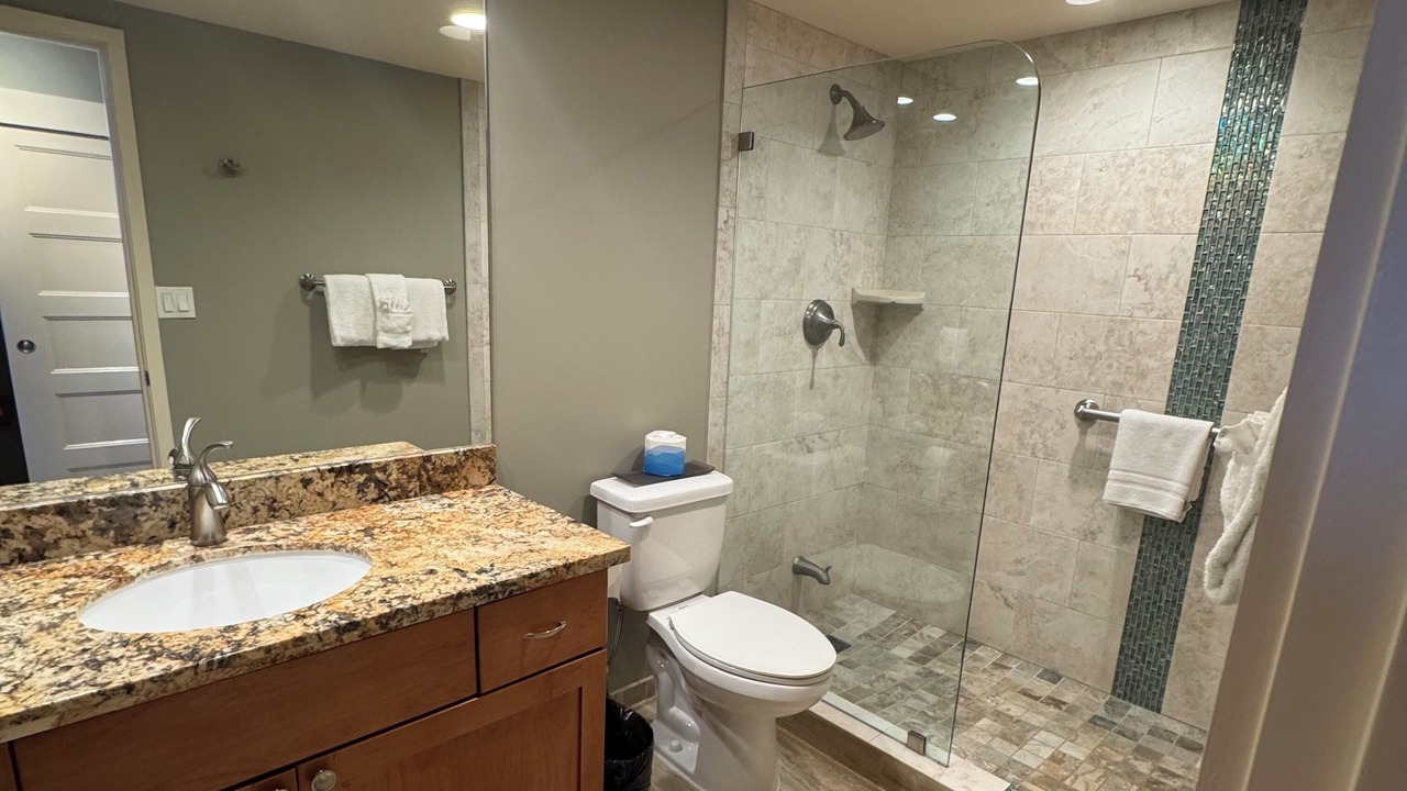 Photo of Bathroom in Historic Lahaina Front Street
