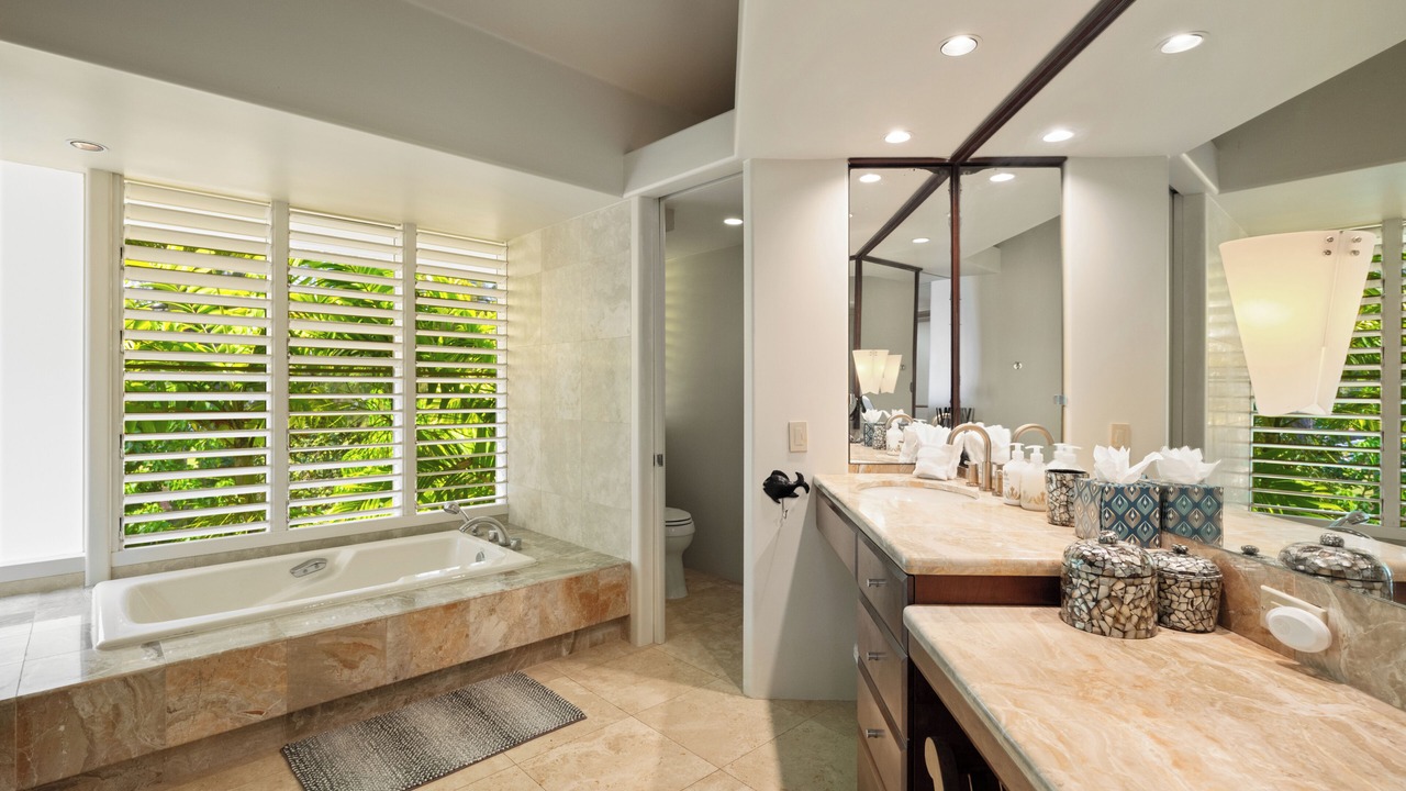 Photo of Bathroom in Kilauea