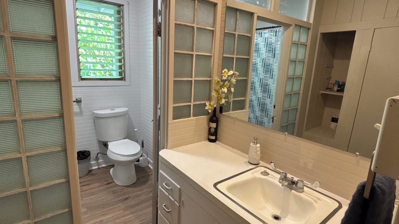 Photo of Bathroom in Hilo