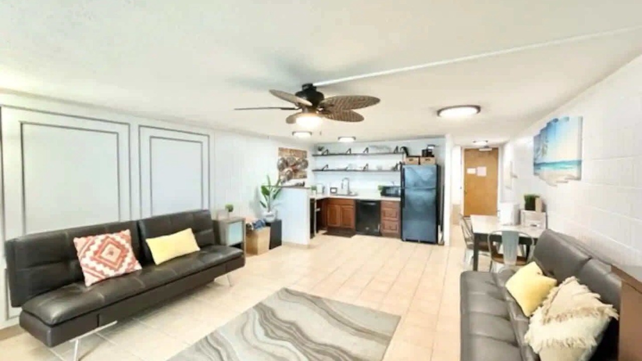 Photo of Livingroom in Punaluu