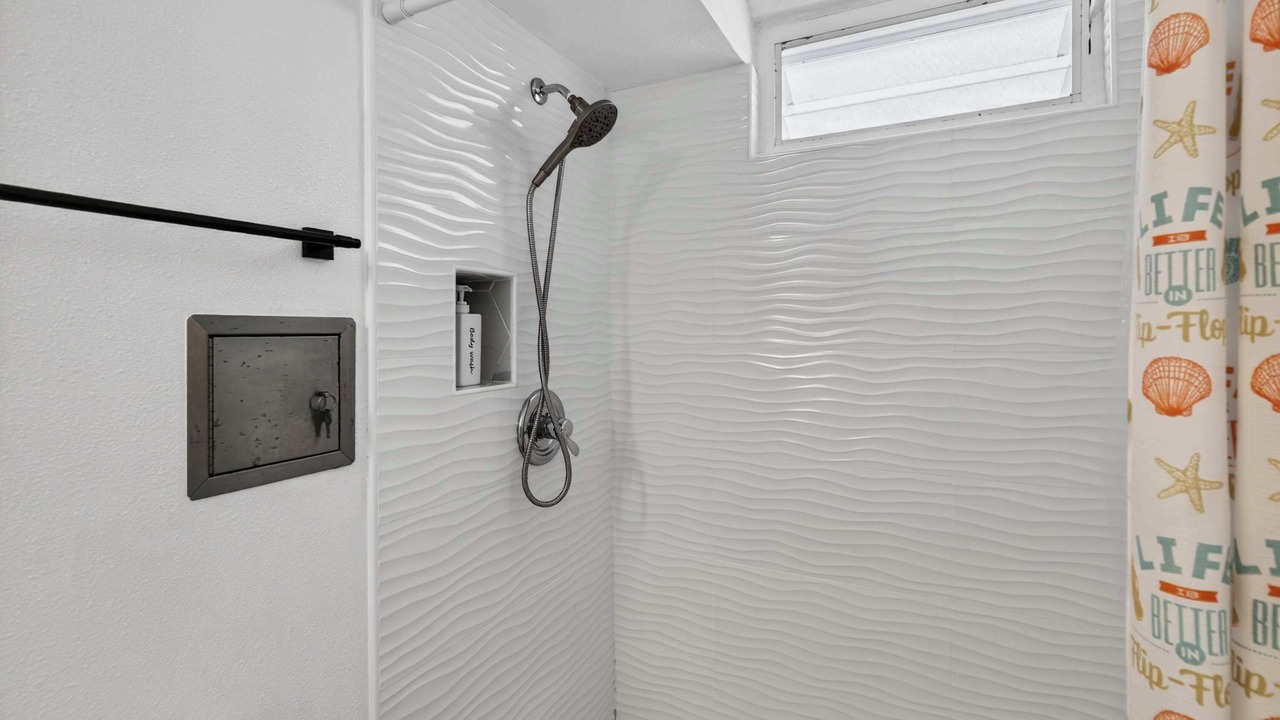 Photo of Bathroom in Punaluu