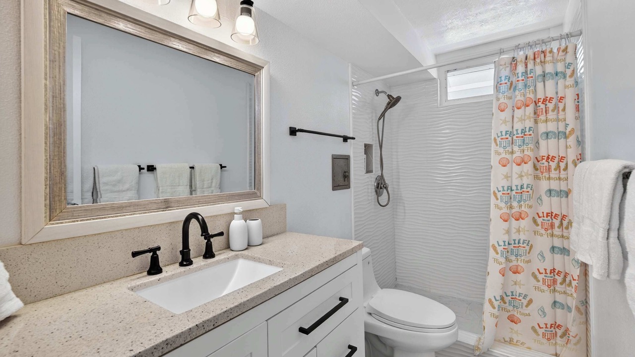 Photo of Bathroom in Punaluu