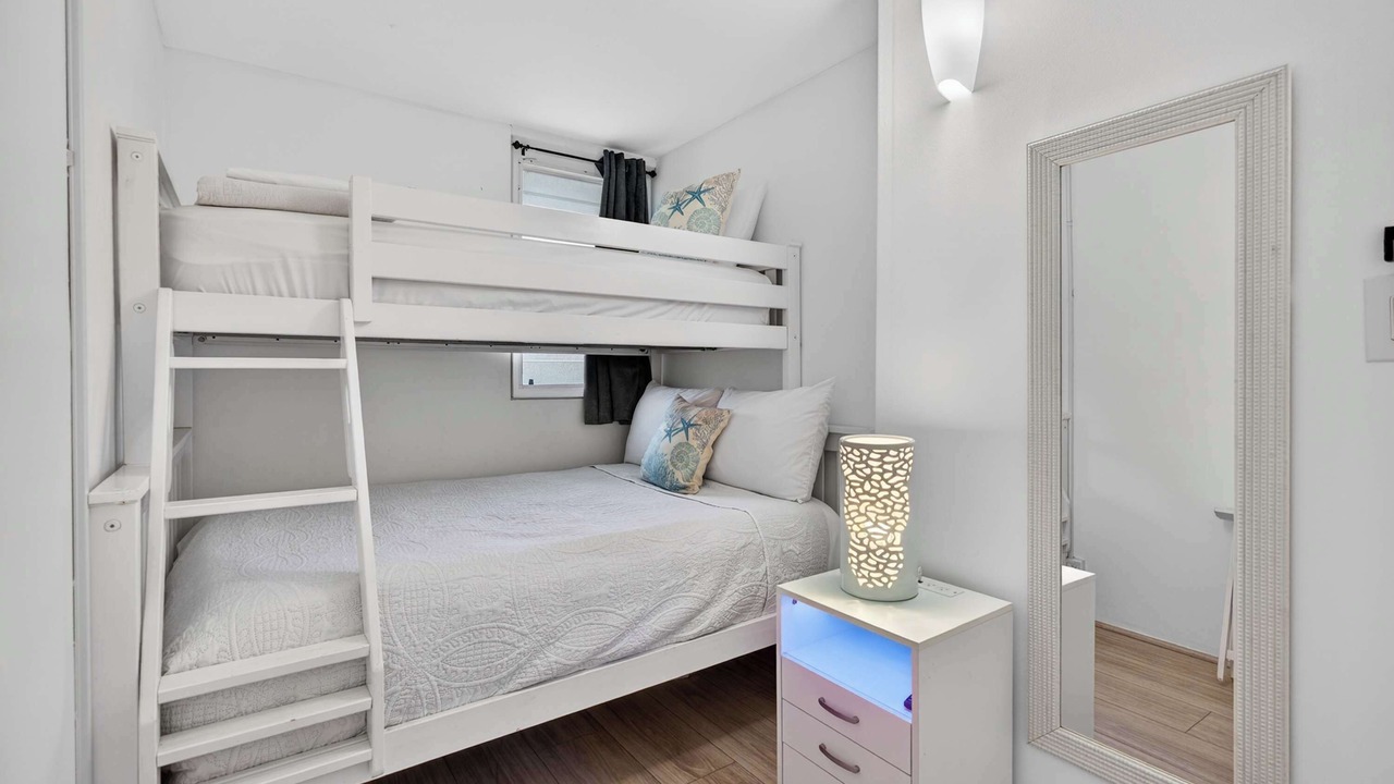 Photo of Bedroom in Punaluu