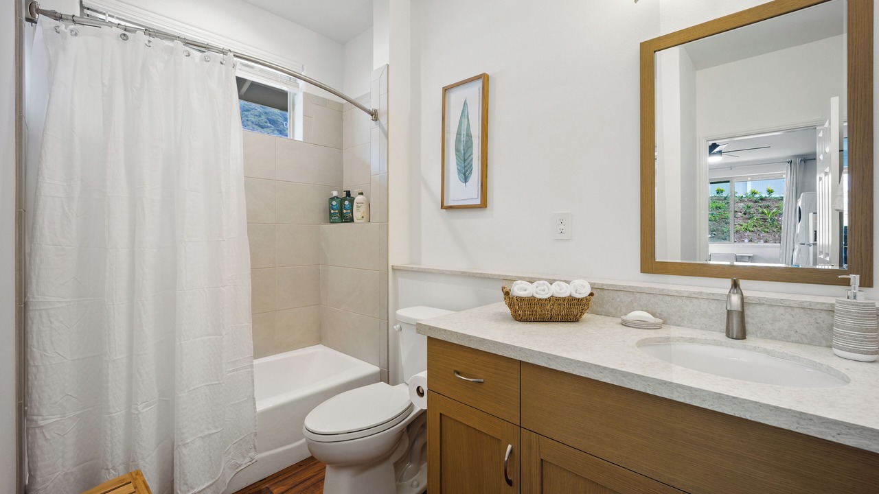 Photo of Bathroom in Makaha Valley