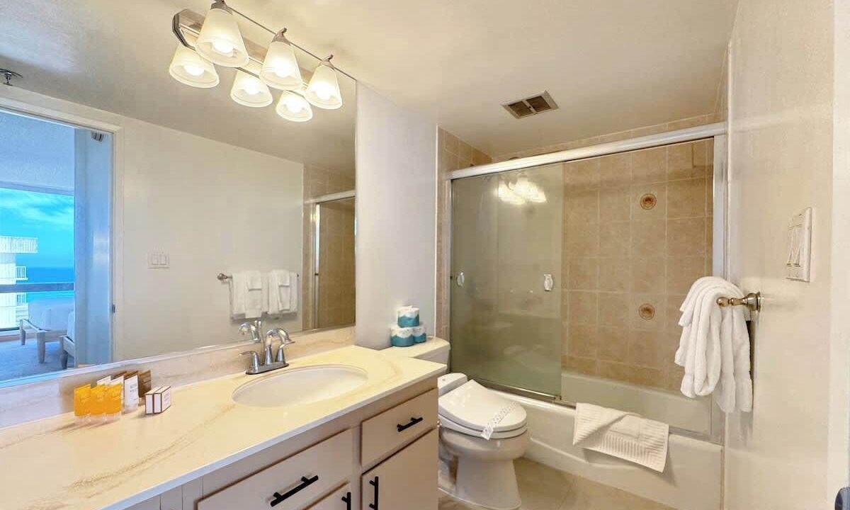 Photo of Bathroom in Waikiki