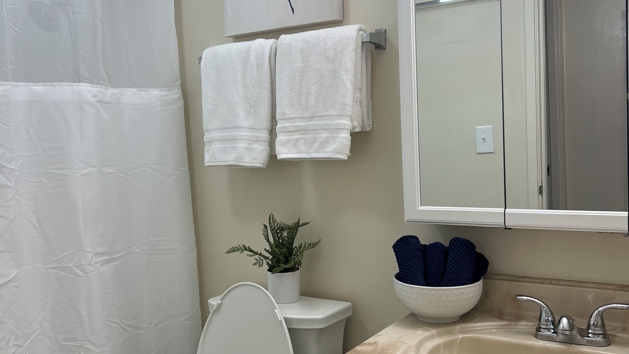 Photo of Bathroom in McCully - Moiliili