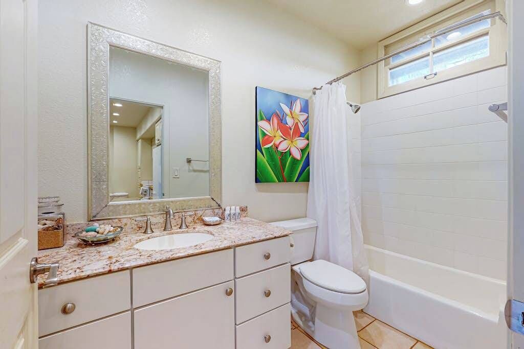 Photo of Bathroom in Maunaloa