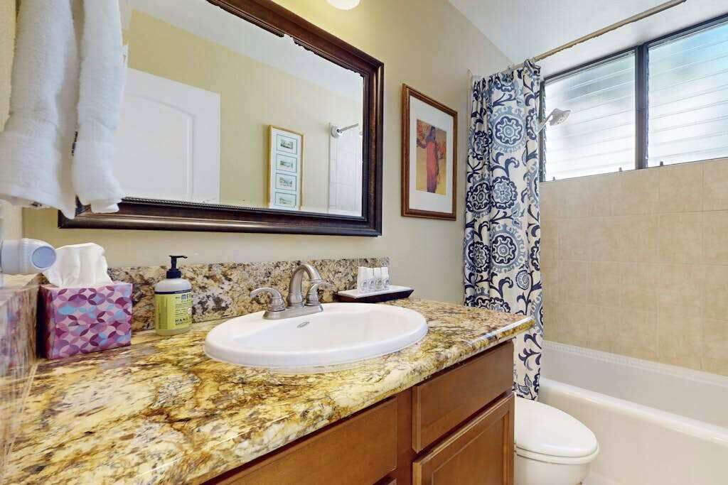 Photo of Bathroom in Kahaluu Bay