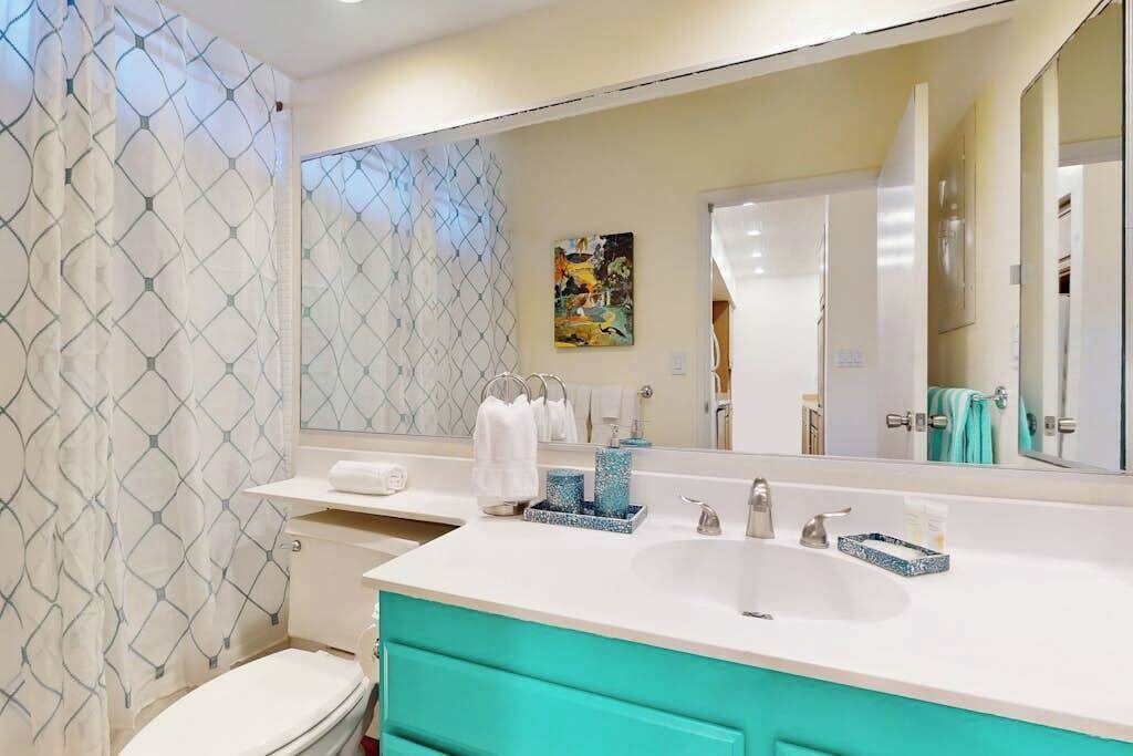 Photo of Bathroom in Maunaloa