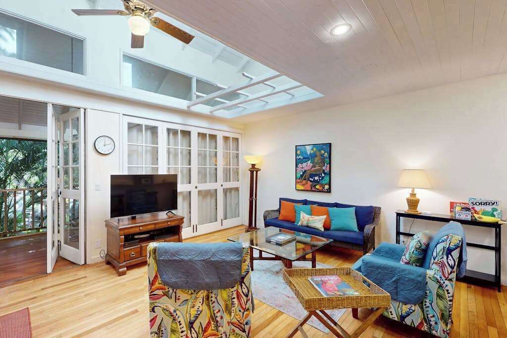 Photo of Livingroom in Maunaloa