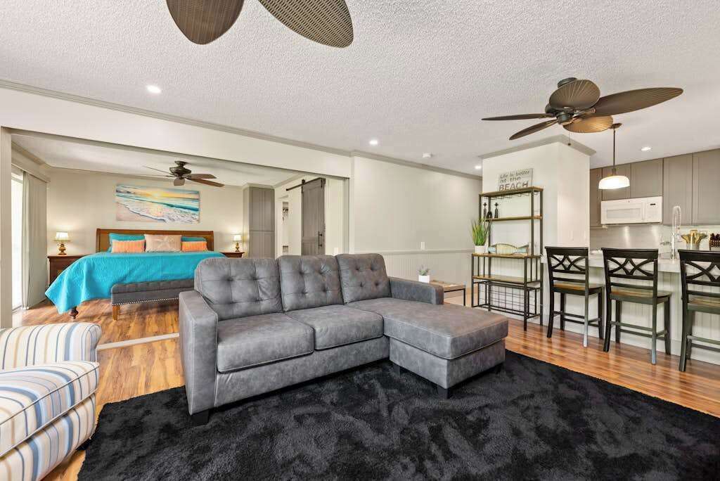 Photo of Livingroom in Maunaloa