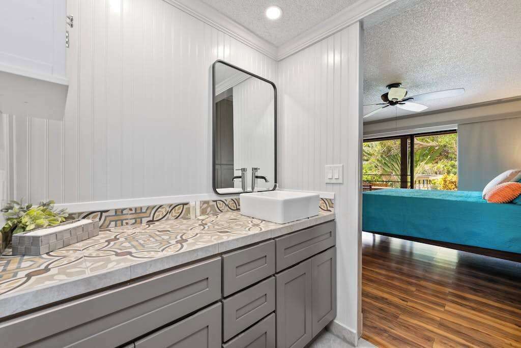 Photo of Bathroom in Maunaloa