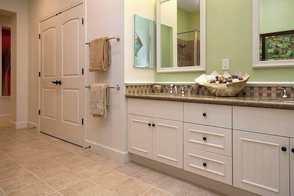 Photo of Bathroom in Kulalani