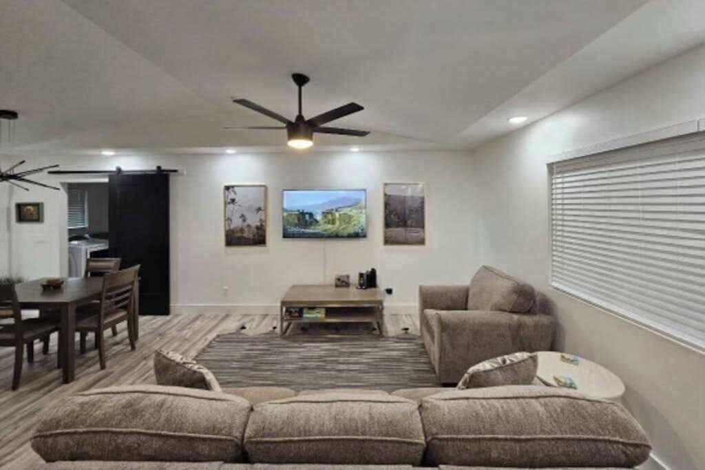 Photo of Livingroom in Ainaloa