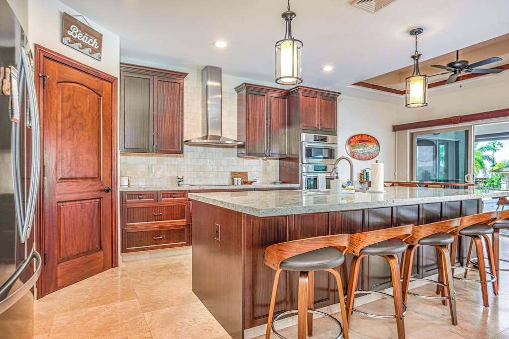 Photo of Kitchen in Alii Heights Mauka