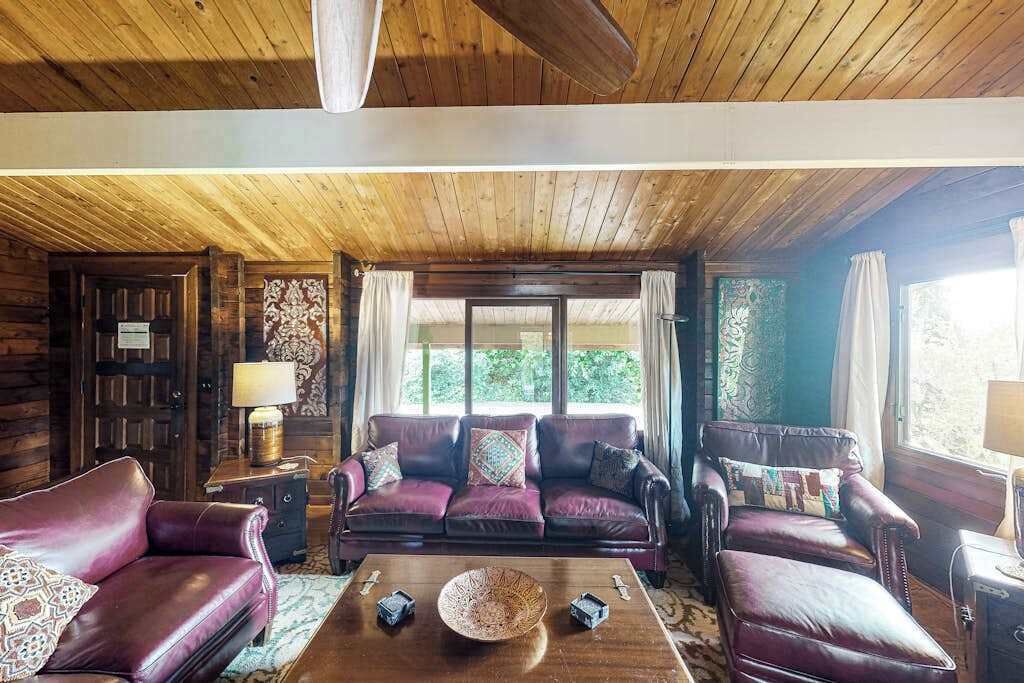 Photo of Livingroom in Volcano