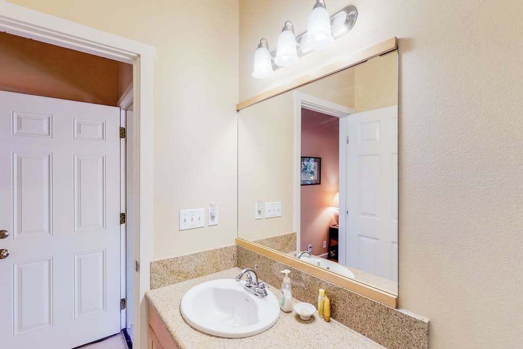 Photo of Bathroom in Volcano