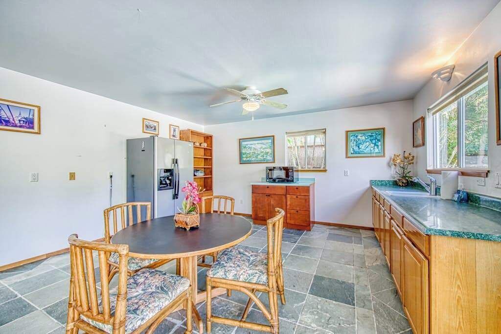 Photo of Kitchen in Kahaluu Bay