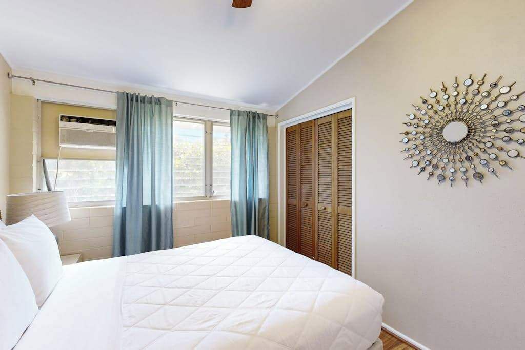 Photo of Bedroom in Portlock