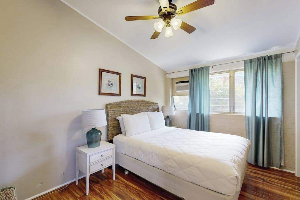 Photo of Bedroom in Portlock