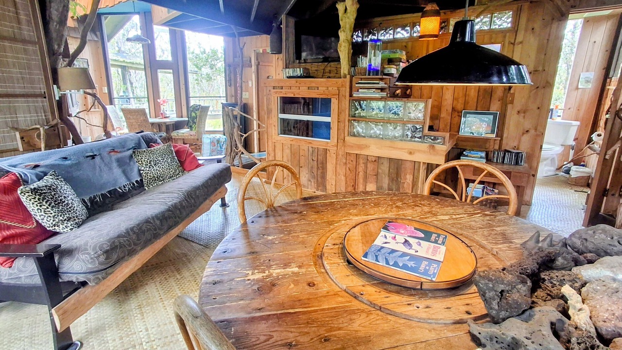 Photo of Livingroom in Royal Hawaiian Estates