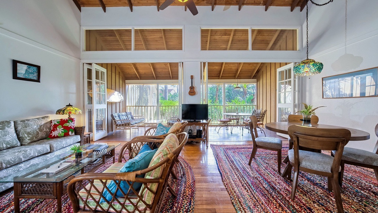 Photo of Livingroom in Maunaloa