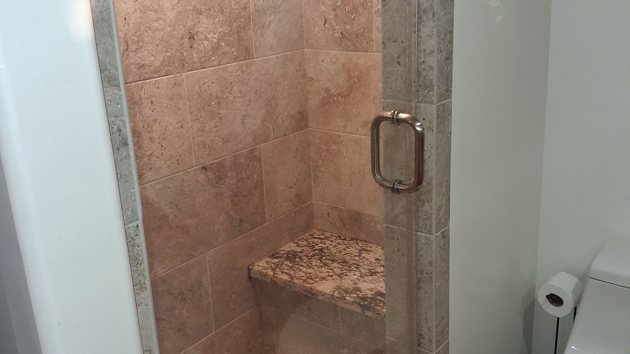 Photo of Bathroom in Pahoa